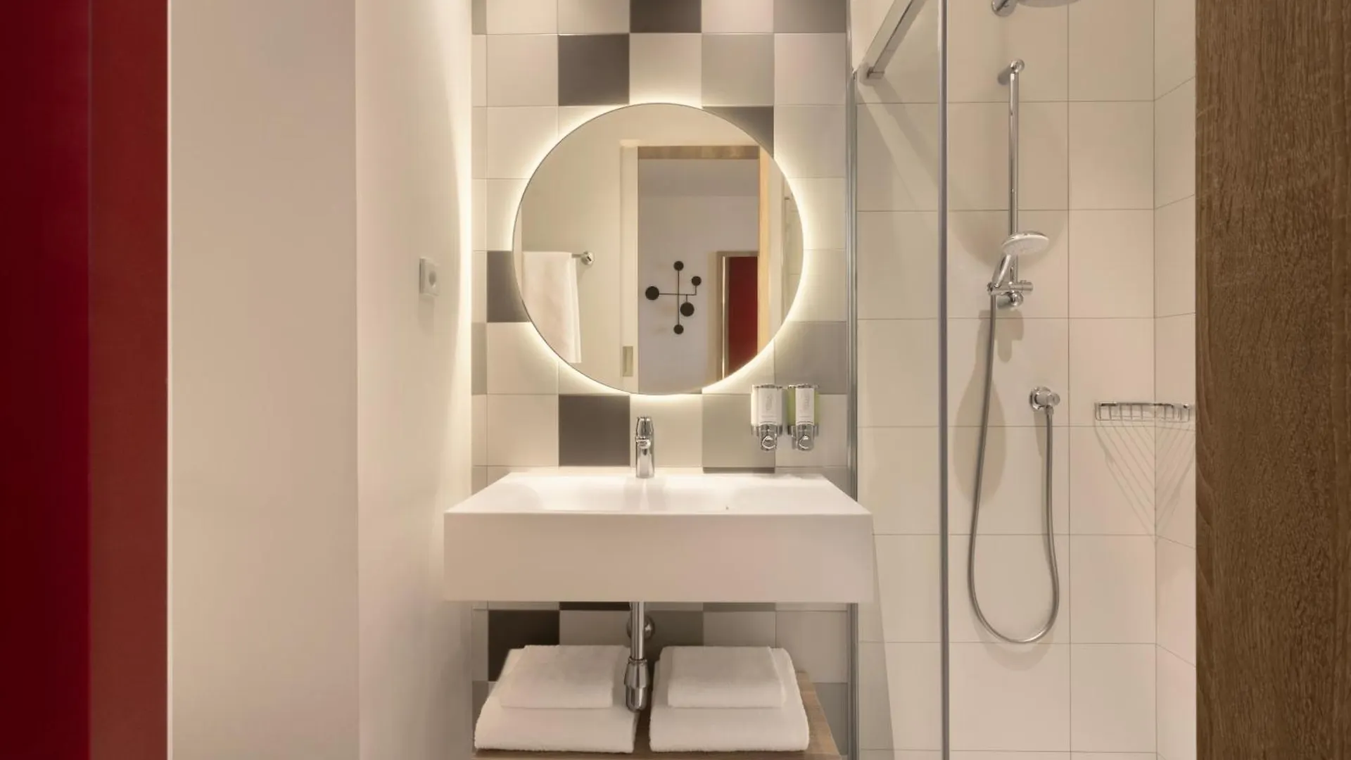 ***  Отель Hampton By Hilton Malaga Martiricos Испания