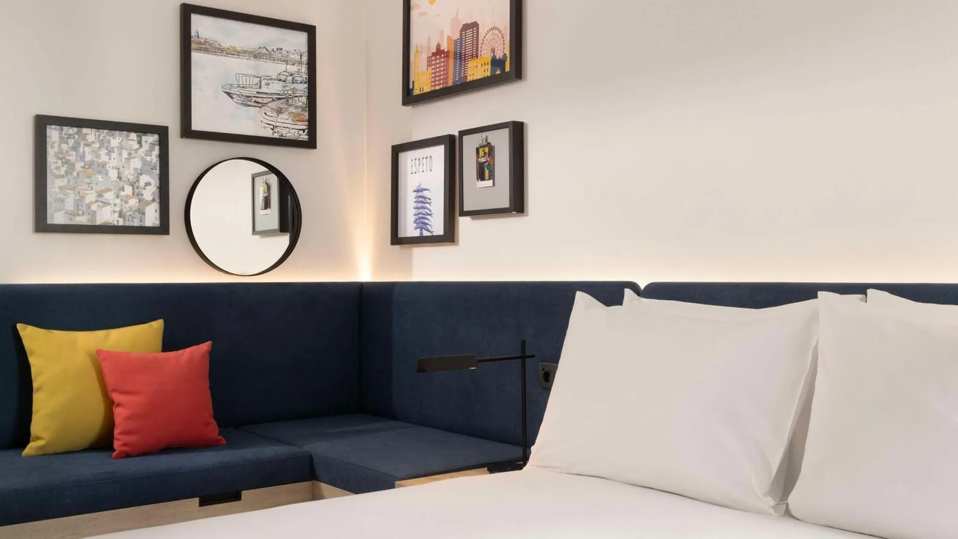 Отель Hampton By Hilton Malaga Martiricos