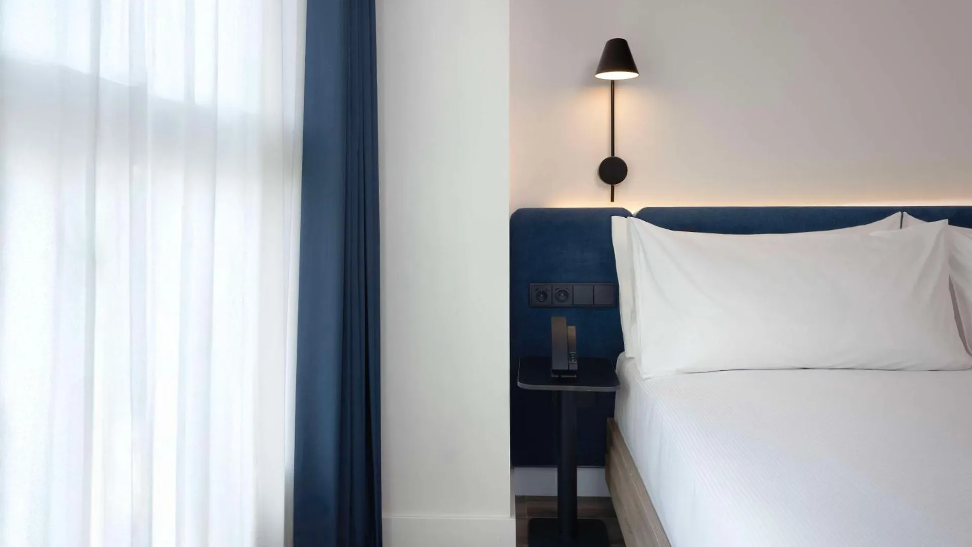 Отель Hampton By Hilton Malaga Martiricos 3*,  Испания