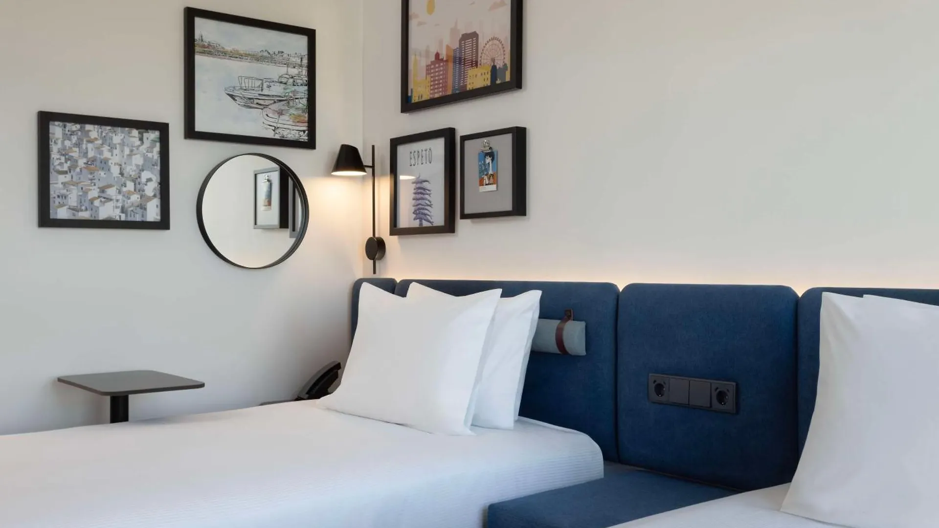 Отель Hampton By Hilton Malaga Martiricos