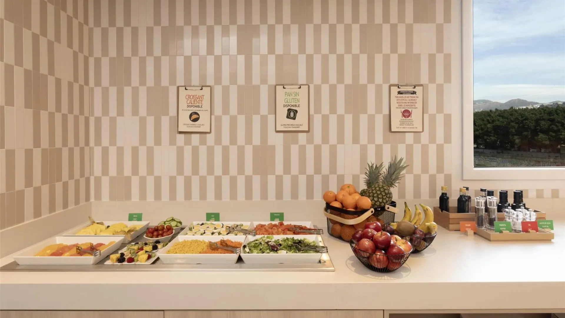Hampton By Hilton Malaga Martiricos Hotel