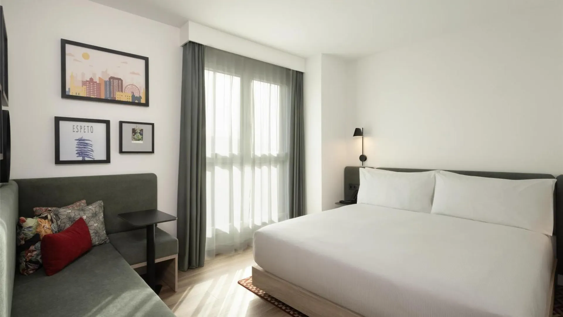Hampton By Hilton Malaga Martiricos Hotel