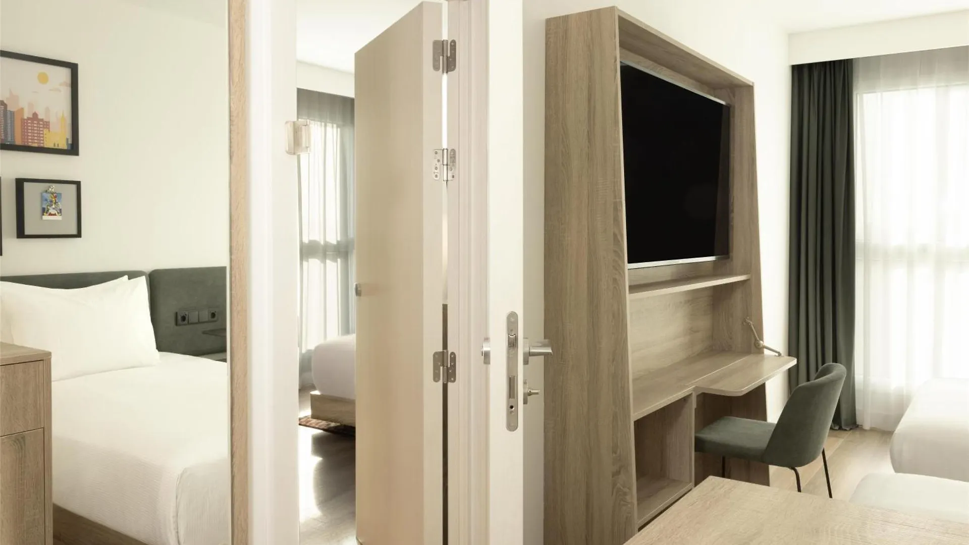 מלון Hampton By Hilton Malaga Martiricos