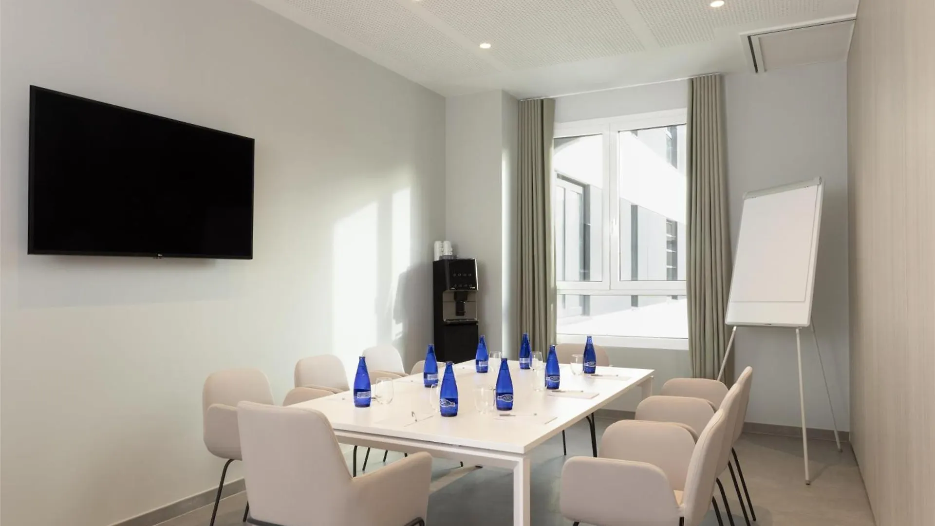 Hampton By Hilton Malaga Martiricos Hotel