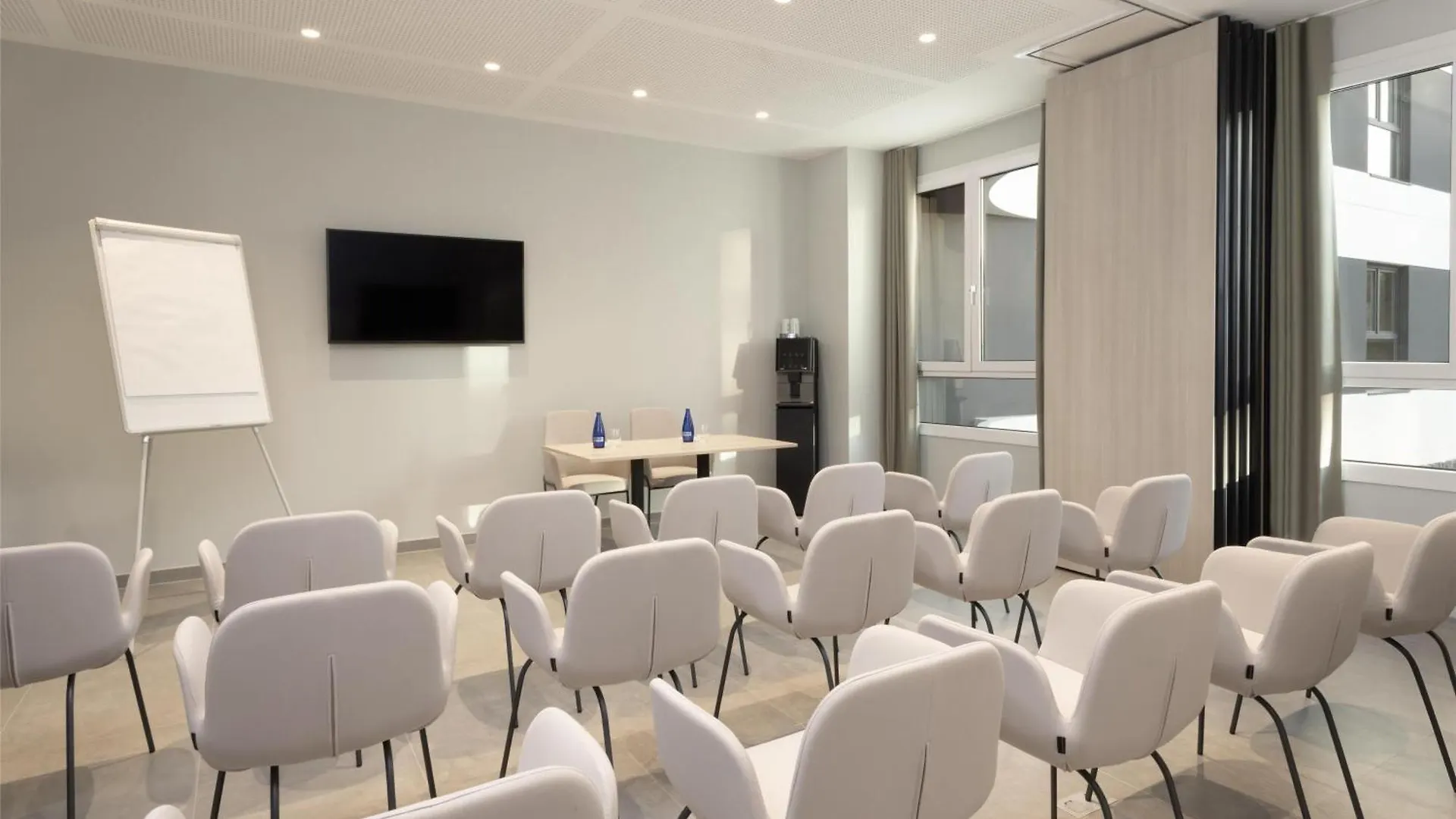 Hampton By Hilton Malaga Martiricos Hotel